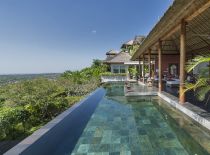 Villa The Longhouse , Pool with View